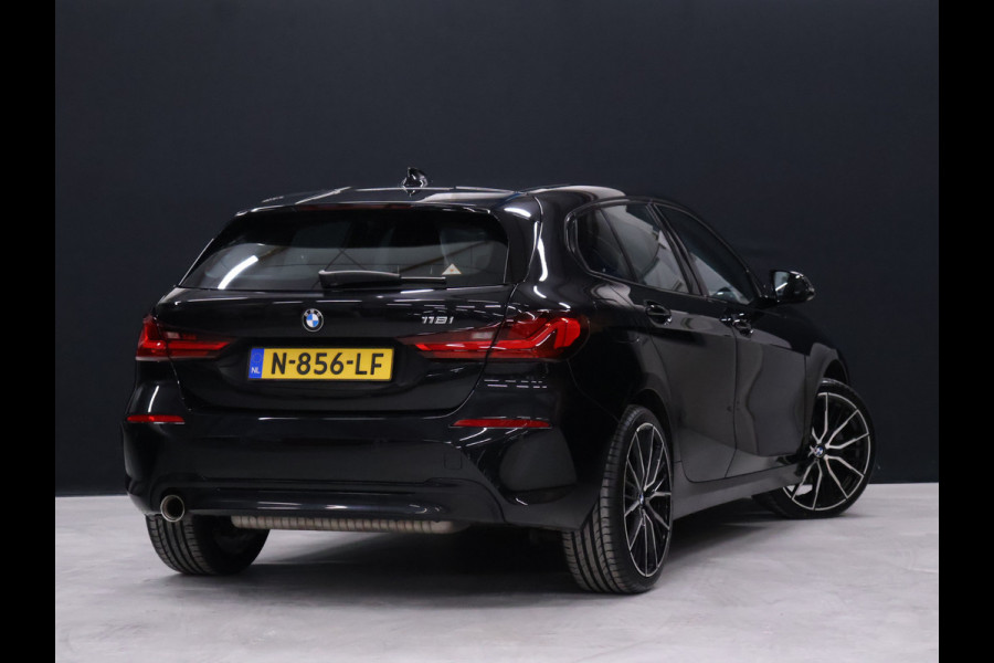 BMW 1-serie 118i Sport Line [APPLE CARPLAY, ANDROID AUTO, CRUISE CONTROL, PDC V+A , AUTOMATISCHE AIRCO, LANE ASSIST, BMW LED, NIEUWSTAAT]