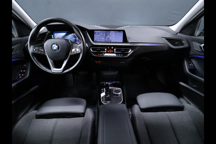 BMW 1-serie 118i Sport Line [APPLE CARPLAY, ANDROID AUTO, CRUISE CONTROL, PDC V+A , AUTOMATISCHE AIRCO, LANE ASSIST, BMW LED, NIEUWSTAAT]
