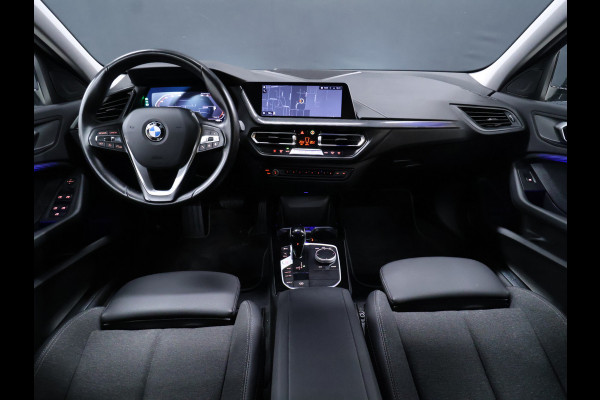 BMW 1-serie 118i Sport Line [APPLE CARPLAY, ANDROID AUTO, CRUISE CONTROL, PDC V+A , AUTOMATISCHE AIRCO, LANE ASSIST, BMW LED, NIEUWSTAAT]