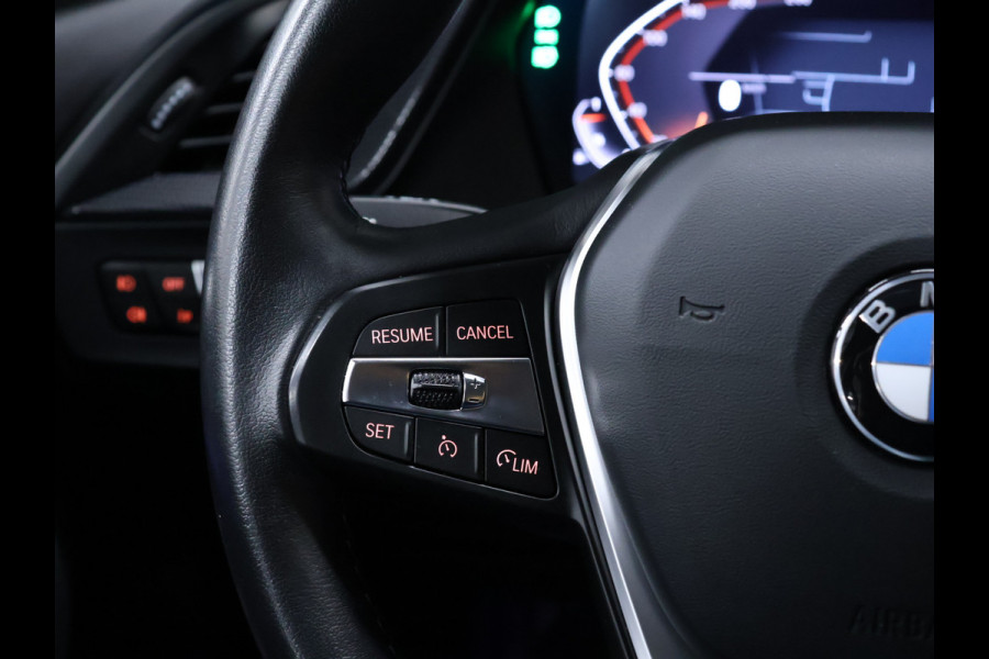 BMW 1-serie 118i Sport Line [APPLE CARPLAY, ANDROID AUTO, CRUISE CONTROL, PDC V+A , AUTOMATISCHE AIRCO, LANE ASSIST, BMW LED, NIEUWSTAAT]