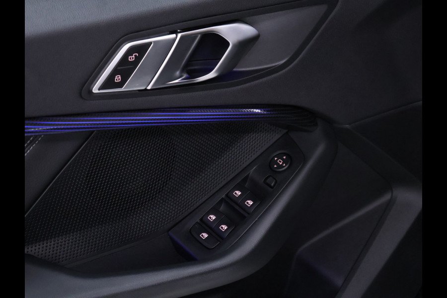 BMW 1-serie 118i Sport Line [APPLE CARPLAY, ANDROID AUTO, CRUISE CONTROL, PDC V+A , AUTOMATISCHE AIRCO, LANE ASSIST, BMW LED, NIEUWSTAAT]
