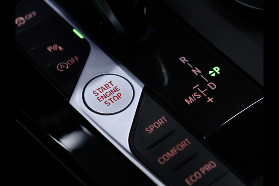 BMW 1-serie 118i Sport Line [APPLE CARPLAY, ANDROID AUTO, CRUISE CONTROL, PDC V+A , AUTOMATISCHE AIRCO, LANE ASSIST, BMW LED, NIEUWSTAAT]