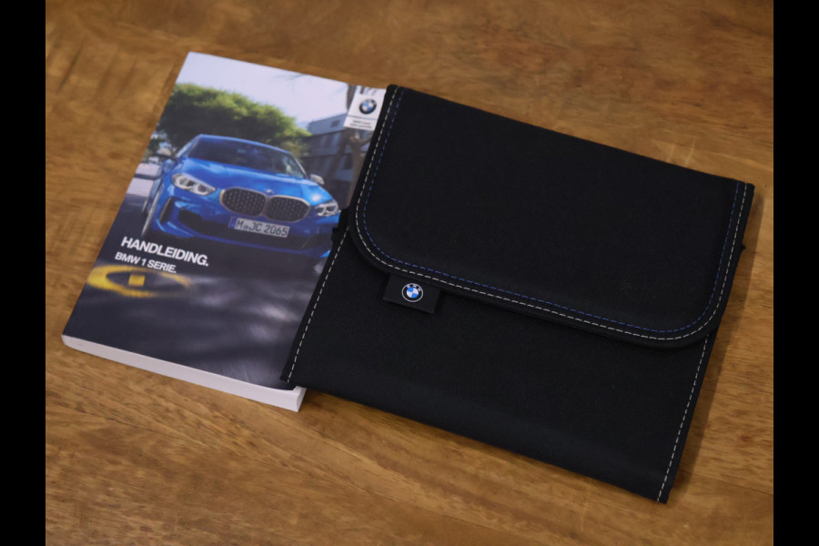 BMW 1-serie 118i Sport Line [APPLE CARPLAY, ANDROID AUTO, CRUISE CONTROL, PDC V+A , AUTOMATISCHE AIRCO, LANE ASSIST, BMW LED, NIEUWSTAAT]