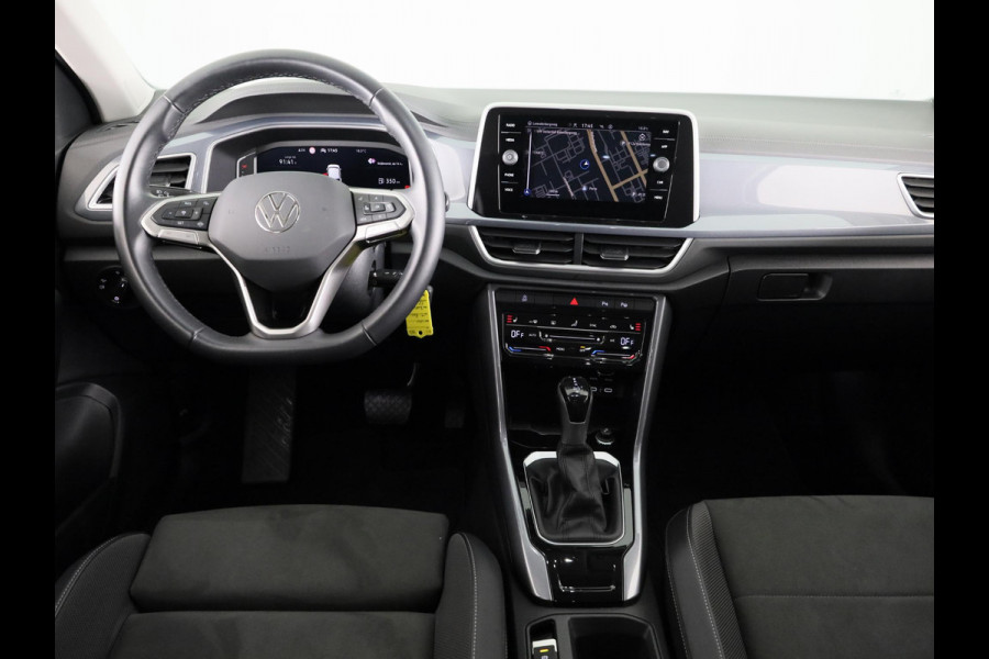Volkswagen T-Roc 1.5 TSI Style 150 pk Automaat (DSG) | Navigatie | Trekhaak (afneembaar) | Parkeersensoren (Park assist) | Adaptieve cruise control | Stoelverwarming |
