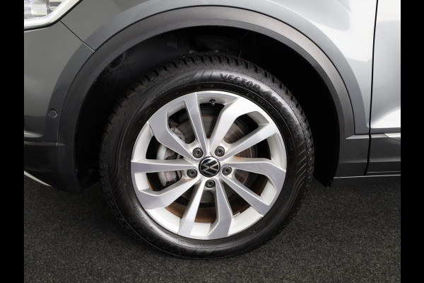 Volkswagen T-Roc 1.5 TSI Style 150 pk Automaat (DSG) | Navigatie | Trekhaak (afneembaar) | Parkeersensoren (Park assist) | Adaptieve cruise control | Stoelverwarming |