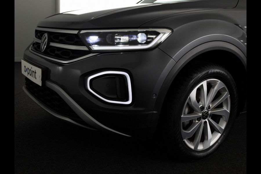 Volkswagen T-Roc 1.5 TSI Style 150 pk Automaat (DSG) | Navigatie | Trekhaak (afneembaar) | Parkeersensoren (Park assist) | Adaptieve cruise control | Stoelverwarming |