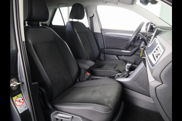Volkswagen T-Roc 1.5 TSI Style 150 pk Automaat (DSG) | Navigatie | Trekhaak (afneembaar) | Parkeersensoren (Park assist) | Adaptieve cruise control | Stoelverwarming |