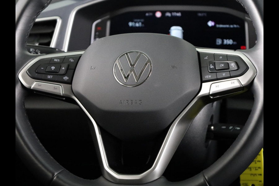 Volkswagen T-Roc 1.5 TSI Style 150 pk Automaat (DSG) | Navigatie | Trekhaak (afneembaar) | Parkeersensoren (Park assist) | Adaptieve cruise control | Stoelverwarming |