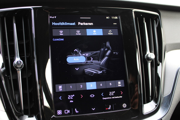 Volvo V60 2.0 T6 Plug-in hybrid AWD Plus Dark | Camera | Elektrische achterklep | Leder | Memory