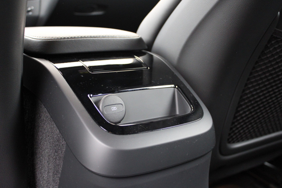 Volvo V60 2.0 T6 Plug-in hybrid AWD Plus Dark | Camera | Elektrische achterklep | Leder | Memory