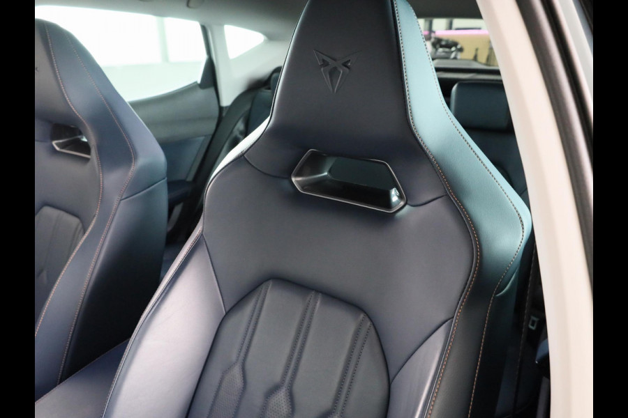 CUPRA Formentor 1.4 e-Hybrid Adrenaline 204 pk Automaat (DSG) | Navigatie | Parkeersensoren (Park assist) | Adaptieve cruise control | Stoelverwarming |