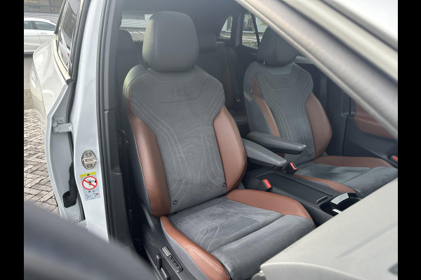 Volkswagen ID.4 Max 77 kWh Panoramadak ACC ErgoActive Trekhaak 21''LM