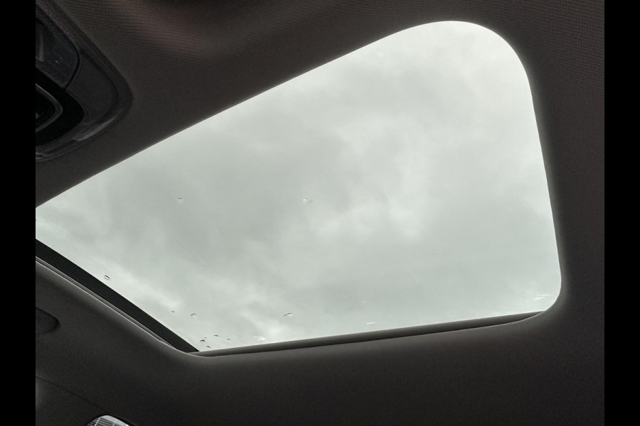 Hyundai Kona 1.6 GDI HEV Premium Sky NIEUWE AUTO MET REGISTRATIE | VOLLE AUTO! | PANO | STOEL VERWARMING + VENTILATIE| STUUR VERWARMING| ACHTERBANK VERWARMD