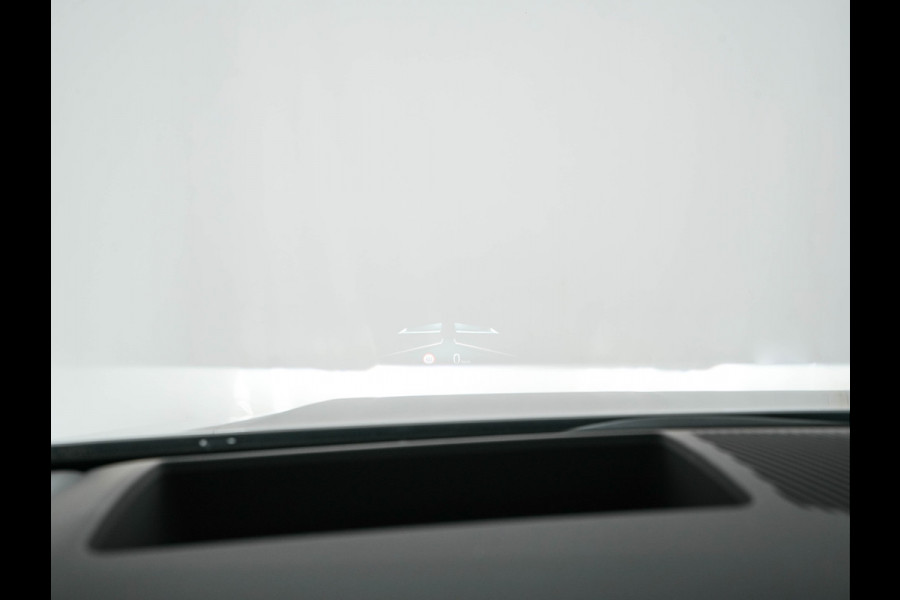 BMW i5 eDrive 40 M-Sport 84 kWh [ 3-Fase ] { SOH-96% } (INCL-BTW) *PANO | HEAD-UP | TWO-TONE-LUXURY-LEATHER | FULL-LED | BLIND-SPOT | HARMAN-KARDON-SURROUND | COMFORTSEATS |  WIDESCREEN-DIGICOCKPIT | AMBIENT-LIGHT | KEYLESS | TOPVIEW | DAB | ...