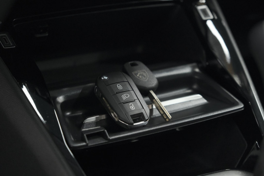 Peugeot 208 PureTech 100 Allure | 360 Camera | Apple Carplay | Dodehoekdetectie | Navigatie