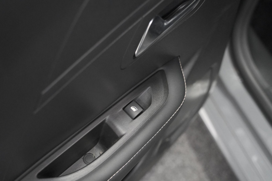 Peugeot 208 PureTech 100 Allure | 360 Camera | Apple Carplay | Dodehoekdetectie | Navigatie