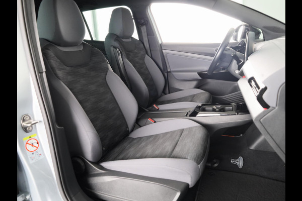 Volkswagen ID.4 Life 77 kWh 204 pk | Navigatie | Parkeersensoren | Adaptieve cruise control | LED koplampen | Stoelverwarming |