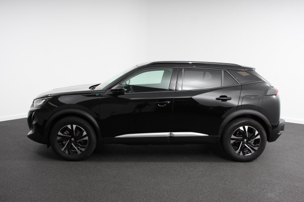 Peugeot e-2008 EV Allure Pack 50 kWh Navigatie Climate control 3D Digitale cockpit Camera Lichtmetalen Velgen