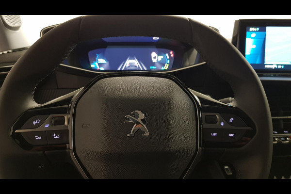 Peugeot e-2008 EV Allure Pack 50 kWh Navigatie Climate control 3D Digitale cockpit Camera Lichtmetalen Velgen
