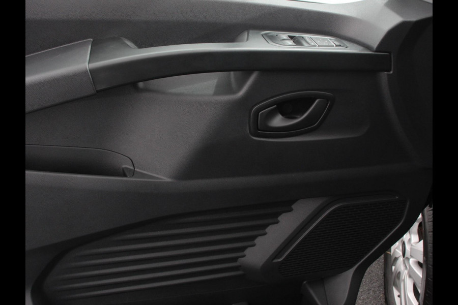 Renault Trafic 2.0 T30 L2H1 Advance Navigatie Airco Lichtmetalen velgen Betimmering Trekhaak Camera Parkeersensoren