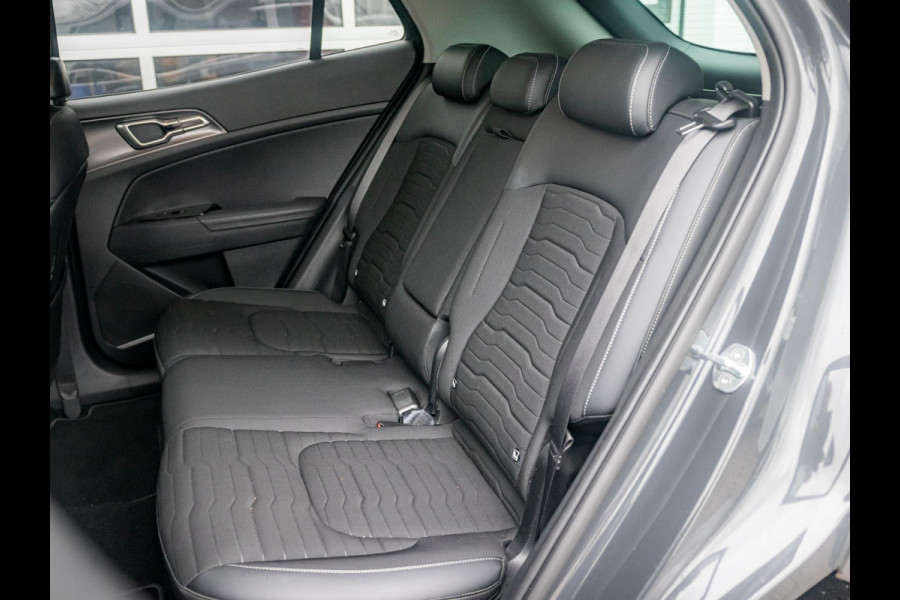 Kia Sportage 1.6 T-GDi Plug-in Hybrid AWD DynamicPlusLine Editi l Stoel stuurwielverwarming l Apple Car play l trekhaak l El. verstelbare stoel