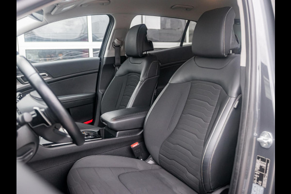 Kia Sportage 1.6 T-GDi Plug-in Hybrid AWD DynamicPlusLine Editi l Stoel stuurwielverwarming l Apple Car play l trekhaak l El. verstelbare stoel