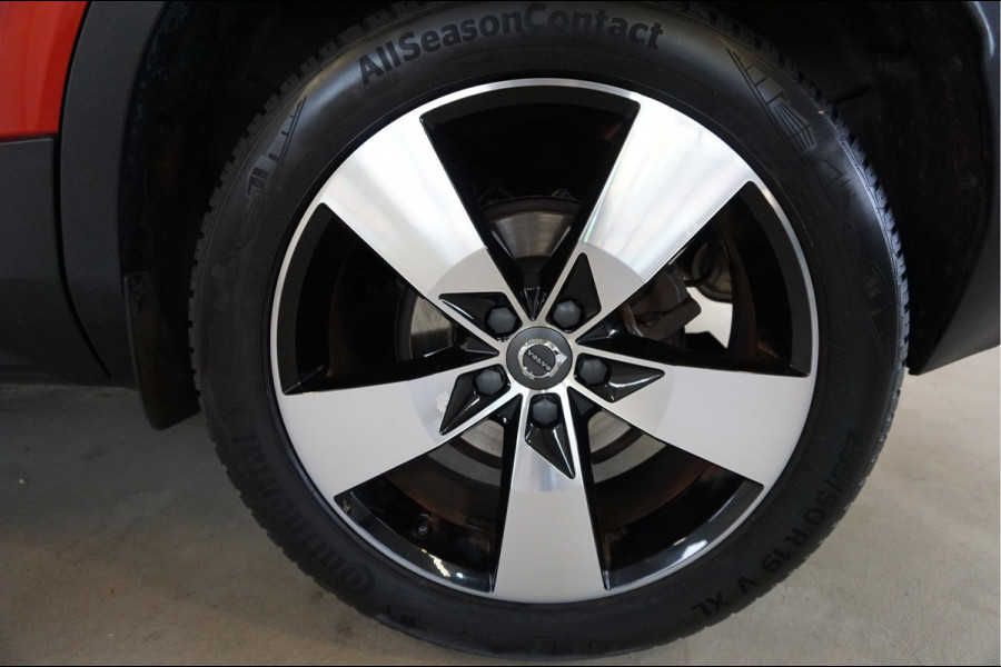 Volvo XC40 2.0 D3 Momentum Automaat Leder Parking-climate
