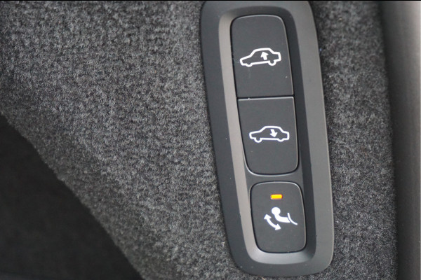 Volvo XC90 2.0 T8 Recharge AWD Ultimate Dark Luchtvering Trekhaak Incl. afleverbeurt en 12 Bovag garantie