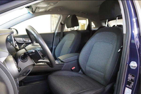 Hyundai Kona EV Style 64 kWh Navigatie, Camera, Stoel en Stuur verwarming.