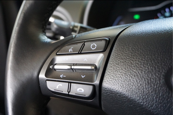 Hyundai Kona EV Style 64 kWh Navigatie, Camera, Stoel en Stuur verwarming.