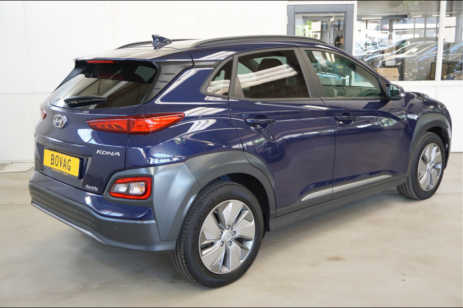 Hyundai Kona EV Style 64 kWh Navigatie, Camera, Stoel en Stuur verwarming.