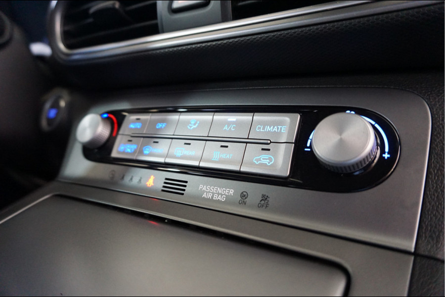 Hyundai Kona EV Style 64 kWh Navigatie, Camera, Stoel en Stuur verwarming.