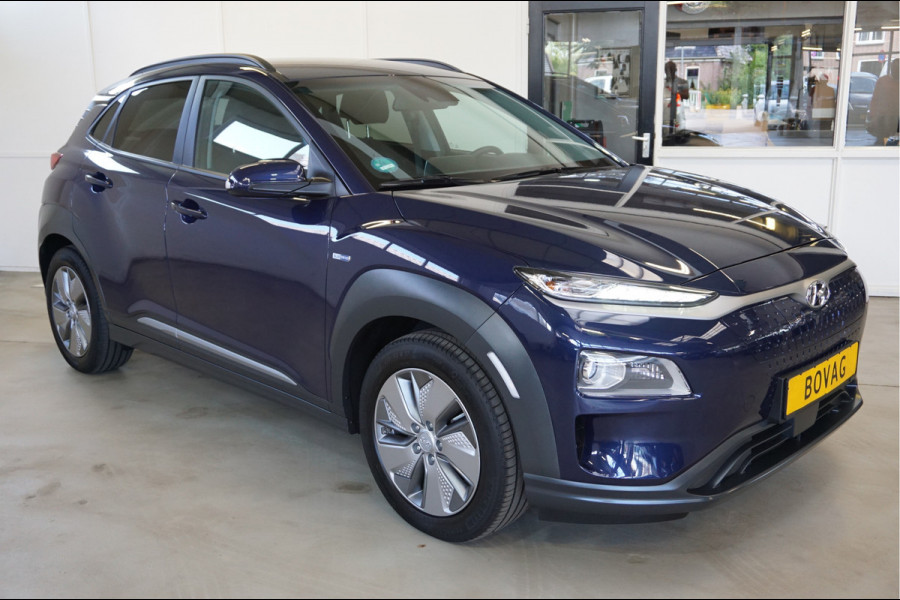 Hyundai Kona EV Style 64 kWh Navigatie, Camera, Stoel en Stuur verwarming.