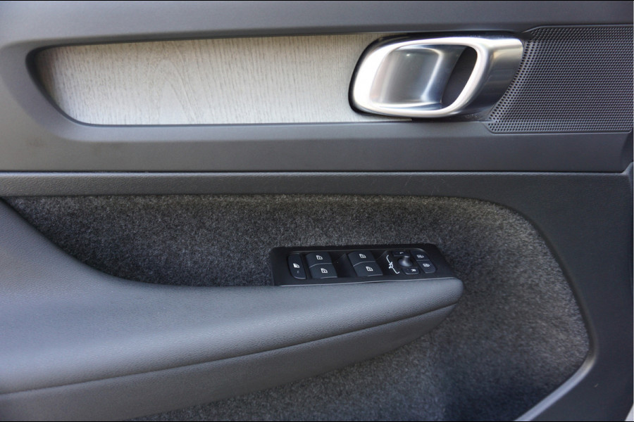 Volvo XC40 1.5 T4 Inscription Leder  Pilot-Assist Navi Camera