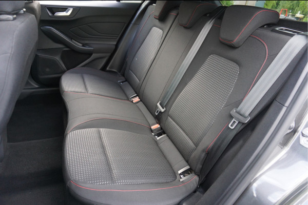 Ford Focus 1.0 EcoBoost Hybrid ST Line Navi Incl. afleverbeurt en 12 Bovag garantie