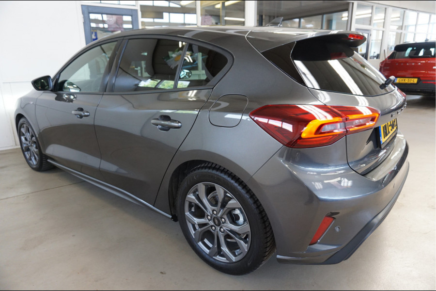 Ford Focus 1.0 EcoBoost Hybrid ST Line Navi Incl. afleverbeurt en 12 Bovag garantie
