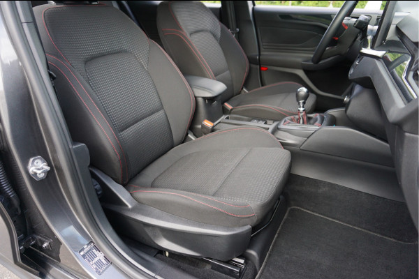 Ford Focus 1.0 EcoBoost Hybrid ST Line Navi Incl. afleverbeurt en 12 Bovag garantie