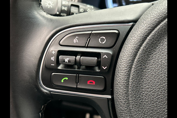 Kia Niro 1.6 GDi Hybrid DynamicLine Trekhaak Parkeersensoren Climate control Camera