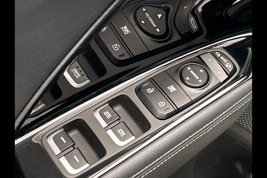 Kia Niro 1.6 GDi Hybrid DynamicLine Trekhaak Parkeersensoren Climate control Camera