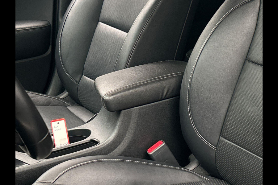 Kia Niro 1.6 GDi Hybrid DynamicLine Trekhaak Parkeersensoren Climate control Camera
