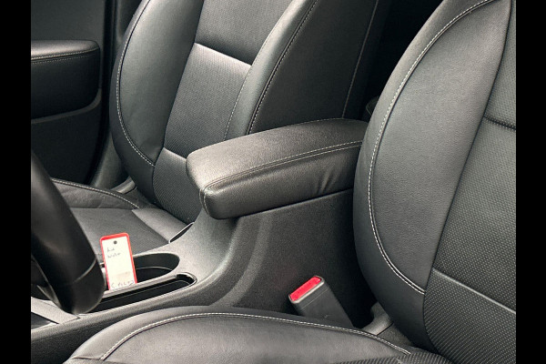 Kia Niro 1.6 GDi Hybrid DynamicLine Trekhaak Parkeersensoren Climate control Camera