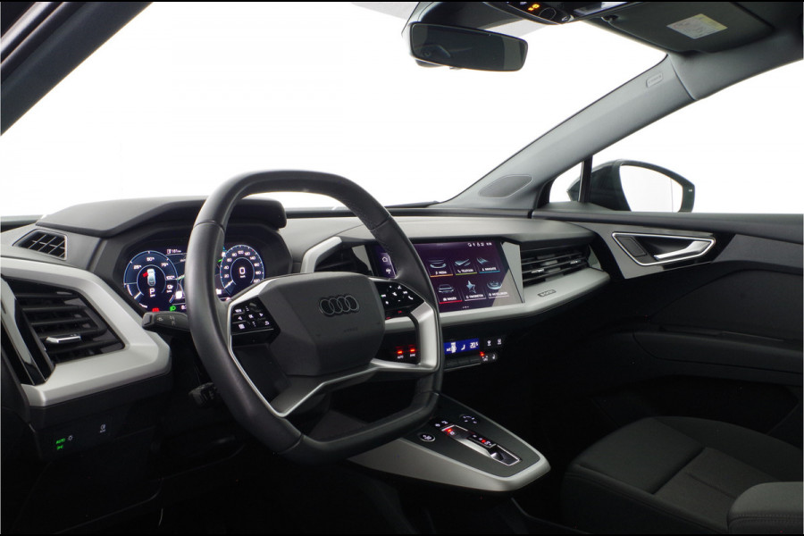 Audi Q4 e-tron 40 82 kWh S line > Camera/ Adaptief Cruise control/Stoelverwarming...