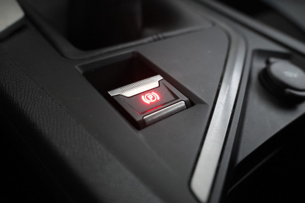 Peugeot 308 SW 1.5 BlueHDi Active Pack Business Apple/Android Carplay, Digital dash, Cruise