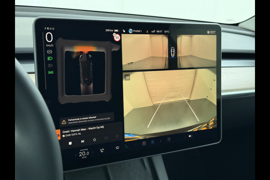 Tesla Model Y RWD LFP-Accu SOH 94% Leder Lmv 20" Warmtepomp Camera's Panormadak Adap.Cruise Navi Ecc Autopilot Stoel+Stuur+Achterbank Verwarming Elek.Achterklep Dodehoek detector Draadloze telefoonlader Origineel Nederlandse Auto Fabrieksgarantie tot 25-6-2028/80.000km en 25-6-2032/160.000 km op de accu en aandrijflijn.  Trekvermogen 1600 kg !