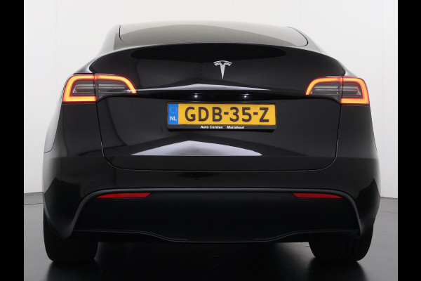 Tesla Model Y RWD LFP-Accu SOH 94% Leder Lmv 20" Warmtepomp Camera's Panormadak Adap.Cruise Navi Ecc Autopilot Stoel+Stuur+Achterbank Verwarming Elek.Achterklep Dodehoek detector Draadloze telefoonlader Origineel Nederlandse Auto Fabrieksgarantie tot 25-6-2028/80.000km en 25-6-2032/160.000 km op de accu en aandrijflijn.  Trekvermogen 1600 kg !