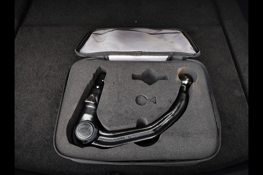 Tesla Model 3 RWD SR+ 325PK Trekhaak Lmv 18" AutoPilot FSD Leder Pano-dak Adaptive-Cruise Camera's Elektr.-Stuur+Stoelen+Spiegels+Geheugen+Eas SOH 92% Navi LED Comfortstoelen ACC DAB Voorverwarmen interieur via App Keyless One-Pedal-Drive 1e Eigenaar Origineel Nederlandse Auto 1.584kg licht!