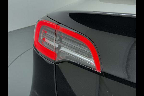 Tesla Model 3 RWD SR+ 325PK Trekhaak Lmv 18" AutoPilot FSD Leder Pano-dak Adaptive-Cruise Camera's Elektr.-Stuur+Stoelen+Spiegels+Geheugen+Eas SOH 92% Navi LED Comfortstoelen ACC DAB Voorverwarmen interieur via App Keyless One-Pedal-Drive 1e Eigenaar Origineel Nederlandse Auto 1.584kg licht!