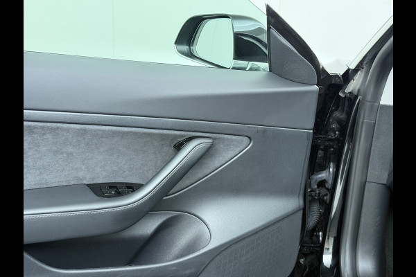 Tesla Model 3 RWD SR+ 325PK Trekhaak Lmv 18" AutoPilot FSD Leder Pano-dak Adaptive-Cruise Camera's Elektr.-Stuur+Stoelen+Spiegels+Geheugen+Eas SOH 92% Navi LED Comfortstoelen ACC DAB Voorverwarmen interieur via App Keyless One-Pedal-Drive 1e Eigenaar Origineel Nederlandse Auto 1.584kg licht!