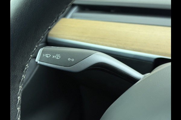 Tesla Model 3 RWD SR+ 325PK Trekhaak Lmv 18" AutoPilot FSD Leder Pano-dak Adaptive-Cruise Camera's Elektr.-Stuur+Stoelen+Spiegels+Geheugen+Eas SOH 92% Navi LED Comfortstoelen ACC DAB Voorverwarmen interieur via App Keyless One-Pedal-Drive 1e Eigenaar Origineel Nederlandse Auto 1.584kg licht!