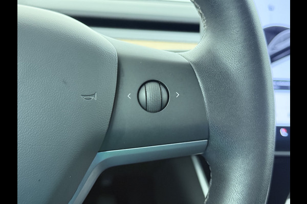 Tesla Model 3 RWD SR+ 325PK Trekhaak Lmv 18" AutoPilot FSD Leder Pano-dak Adaptive-Cruise Camera's Elektr.-Stuur+Stoelen+Spiegels+Geheugen+Eas SOH 92% Navi LED Comfortstoelen ACC DAB Voorverwarmen interieur via App Keyless One-Pedal-Drive 1e Eigenaar Origineel Nederlandse Auto 1.584kg licht!